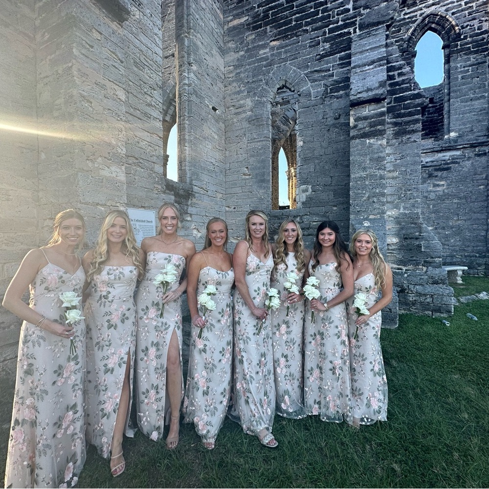Elegant Floral Wedding Dress with Spaghetti Straps - Picture 3 of 5